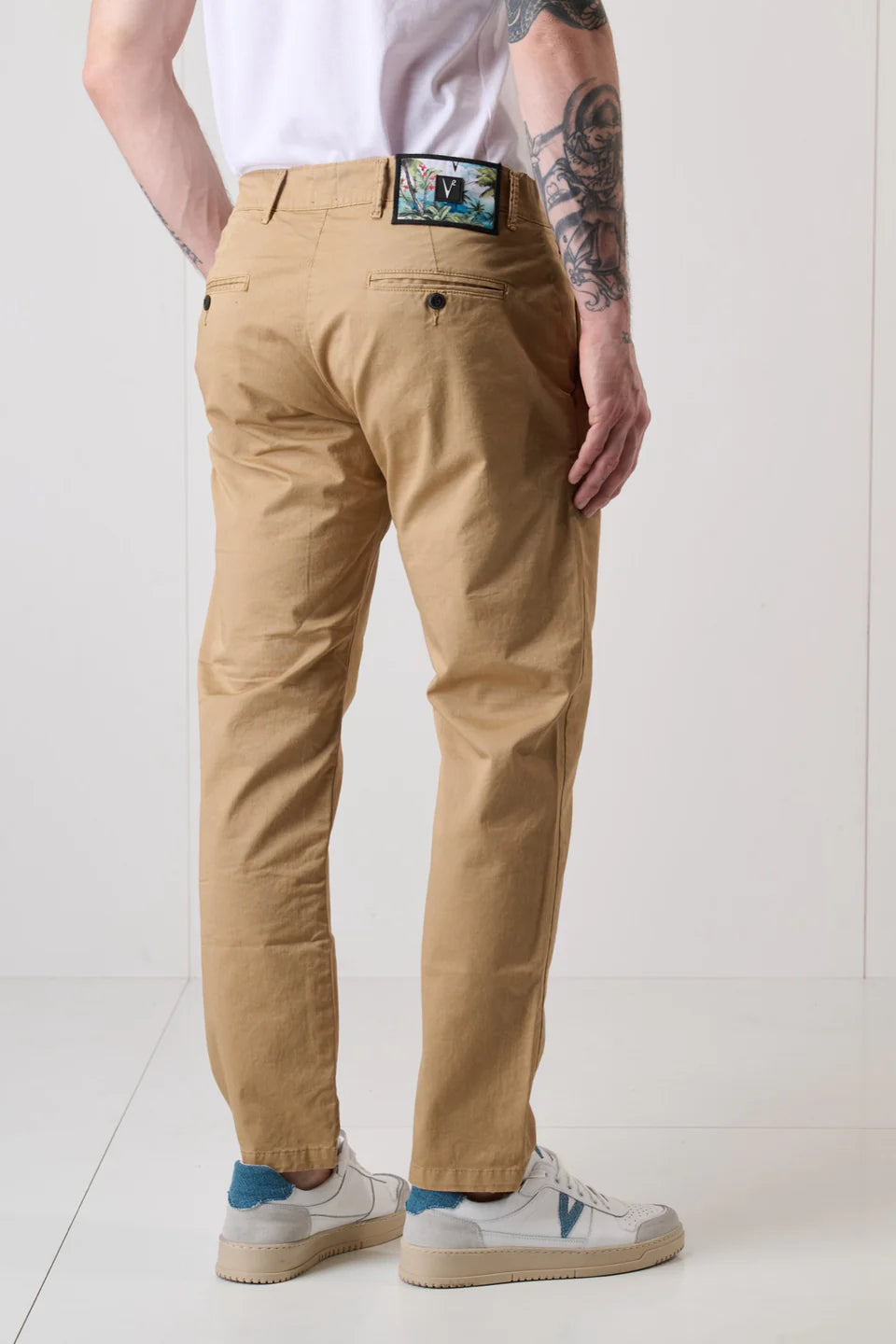 Chino in cotone con pinces V2