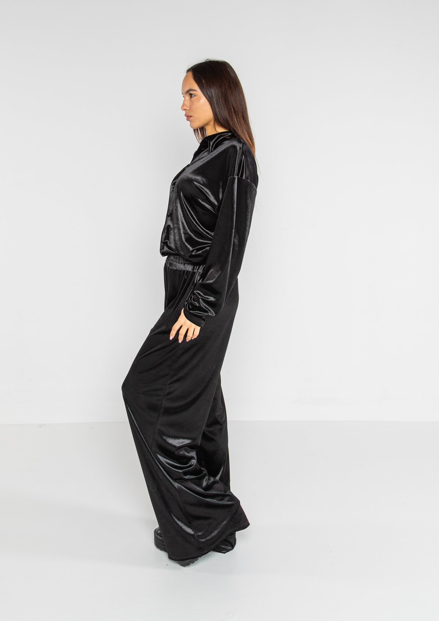 Pantalone a palazzo in ciniglia nero Lokita Milano