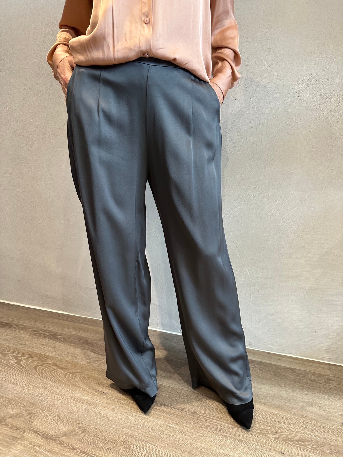 Pantalone a palazzo effetto raso D’elle
