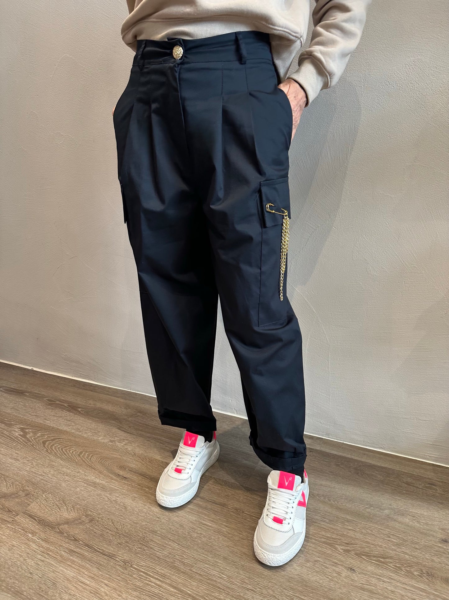 Pantalone cargo D’elle con spilla