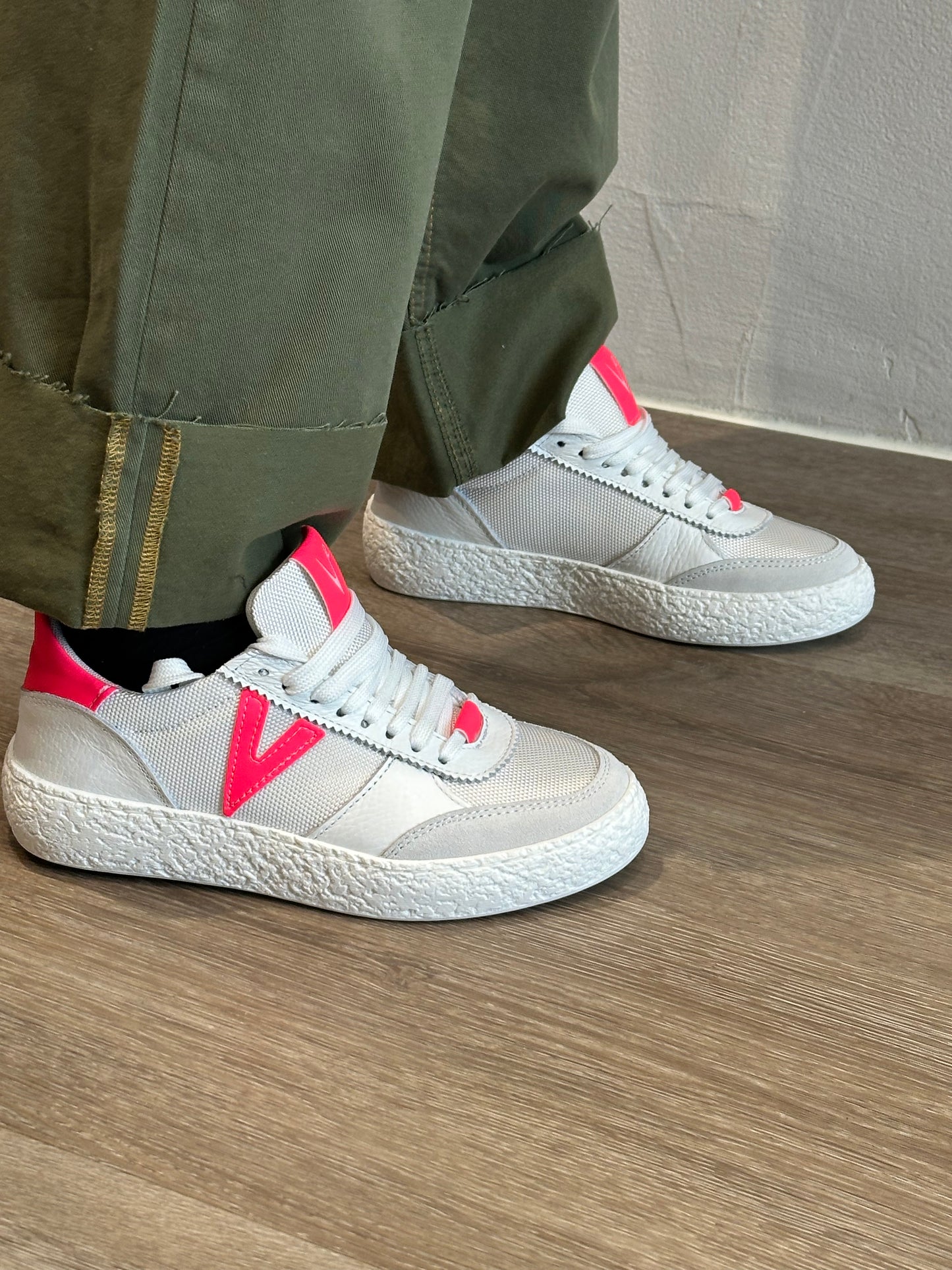 Sneakers V2 rosa fluo