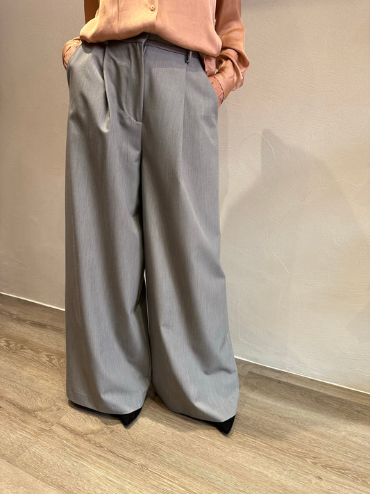 Pantalone classico grigio a palazzo